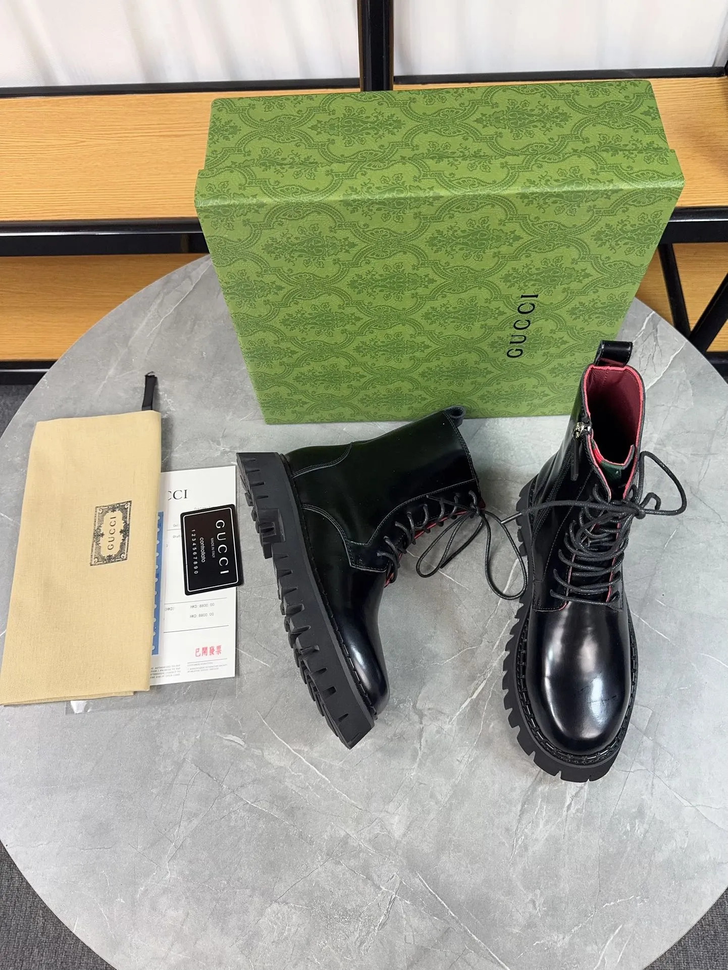 Men's shoes 💰640💰 New model from Gucci, double GG groove thick-soled loafers. The original version is made 1:1. Super beautiful quality, classic model at the counter. ❶Upper: original open-edge beaded cowhide ❷Inner lining: water-dyed cowhide ❸Feet: water-dyed cowhide ❹Outsole: ultra-light original sole ❺thick sole heightening: 3.5cn ❻Packing: original packaging ❼Number: 35-42 (41 41 customized, non-refundable) Men's model: 38-46 (45, 46 customized, non-refundable)